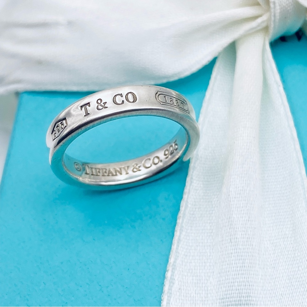 Tiffany & Co. 1837 Narrow Ring Size 5.5